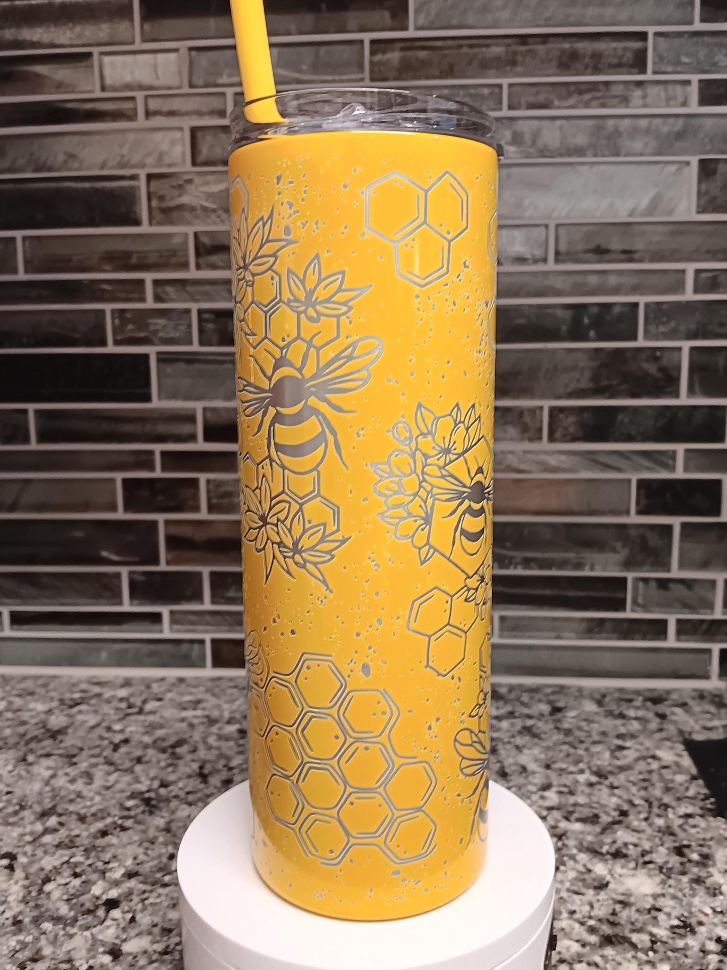 Honey bee tumbler! Engraved honeycomb bees design, 20 oz skinny